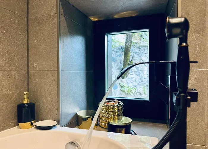 Mezinska Jacuzzi Sauna ヴィラ *